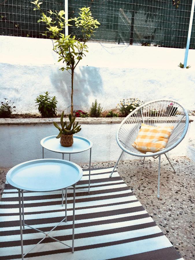 דירות אתונה Cozy House With Backyard At Iraklio Attikis מראה חיצוני תמונה